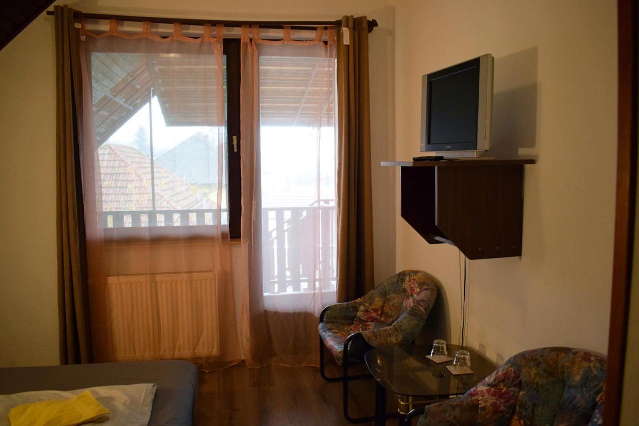 Ket Diofa Vendeghaz Hotel Felsotarkany Exterior photo